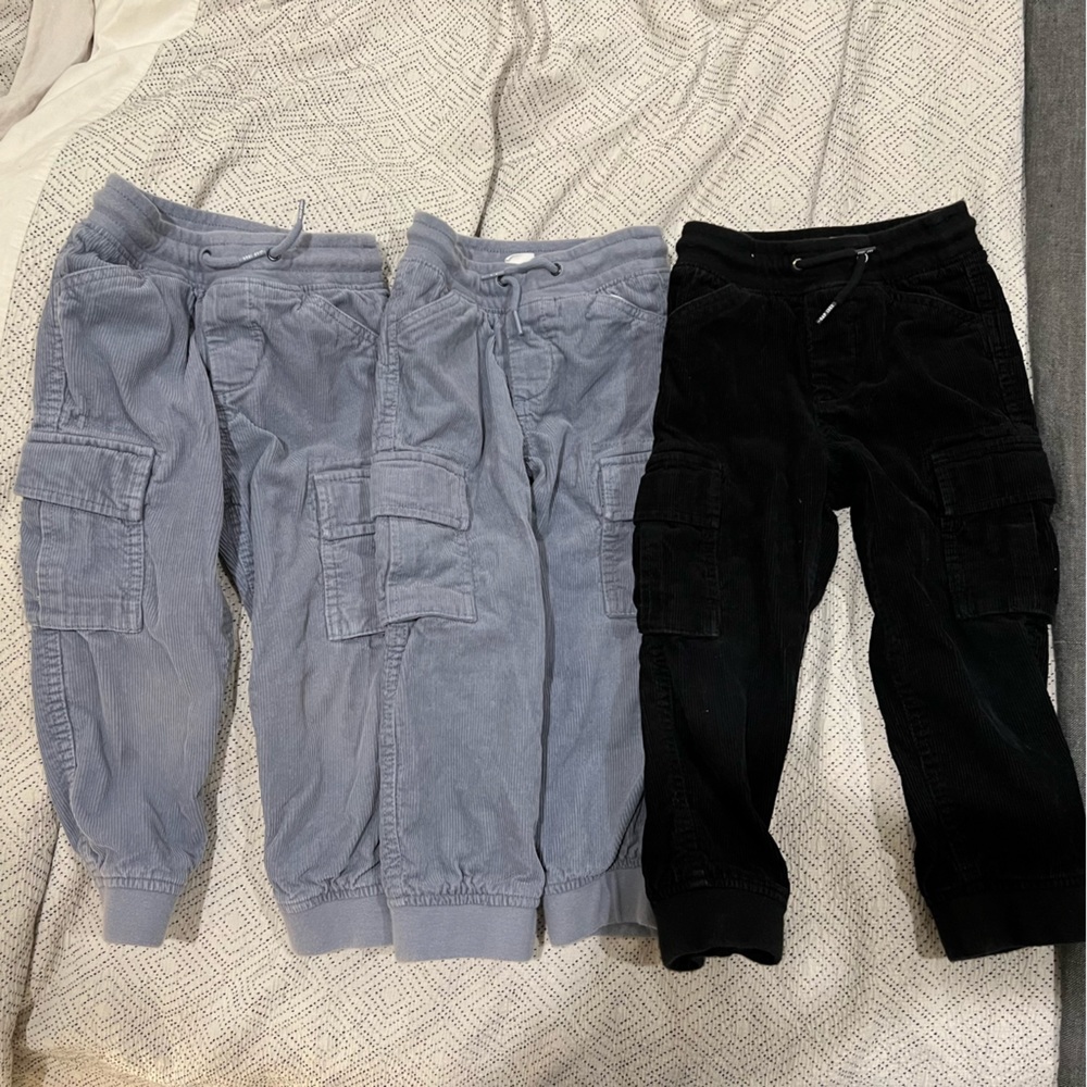 GAP fleece-lined corduroy cargo pants